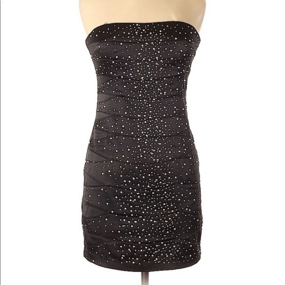 Forever 21 Mini, strapless, black cocktail dress​